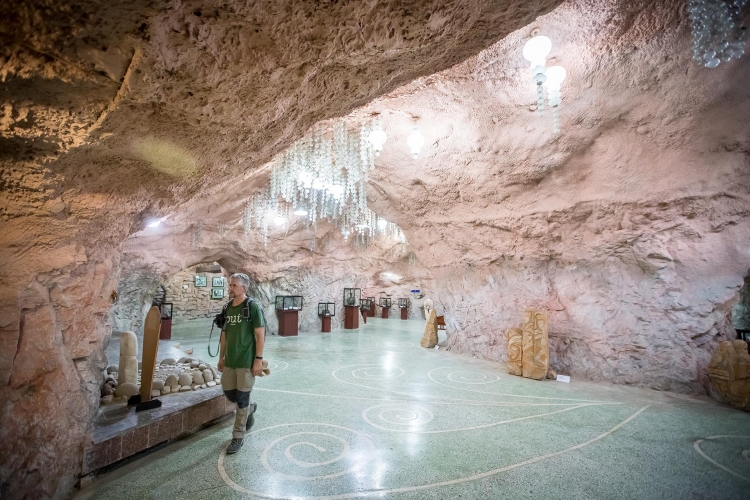 Музей в пещере в городе Ош - Osh Region Kyrgyzstan